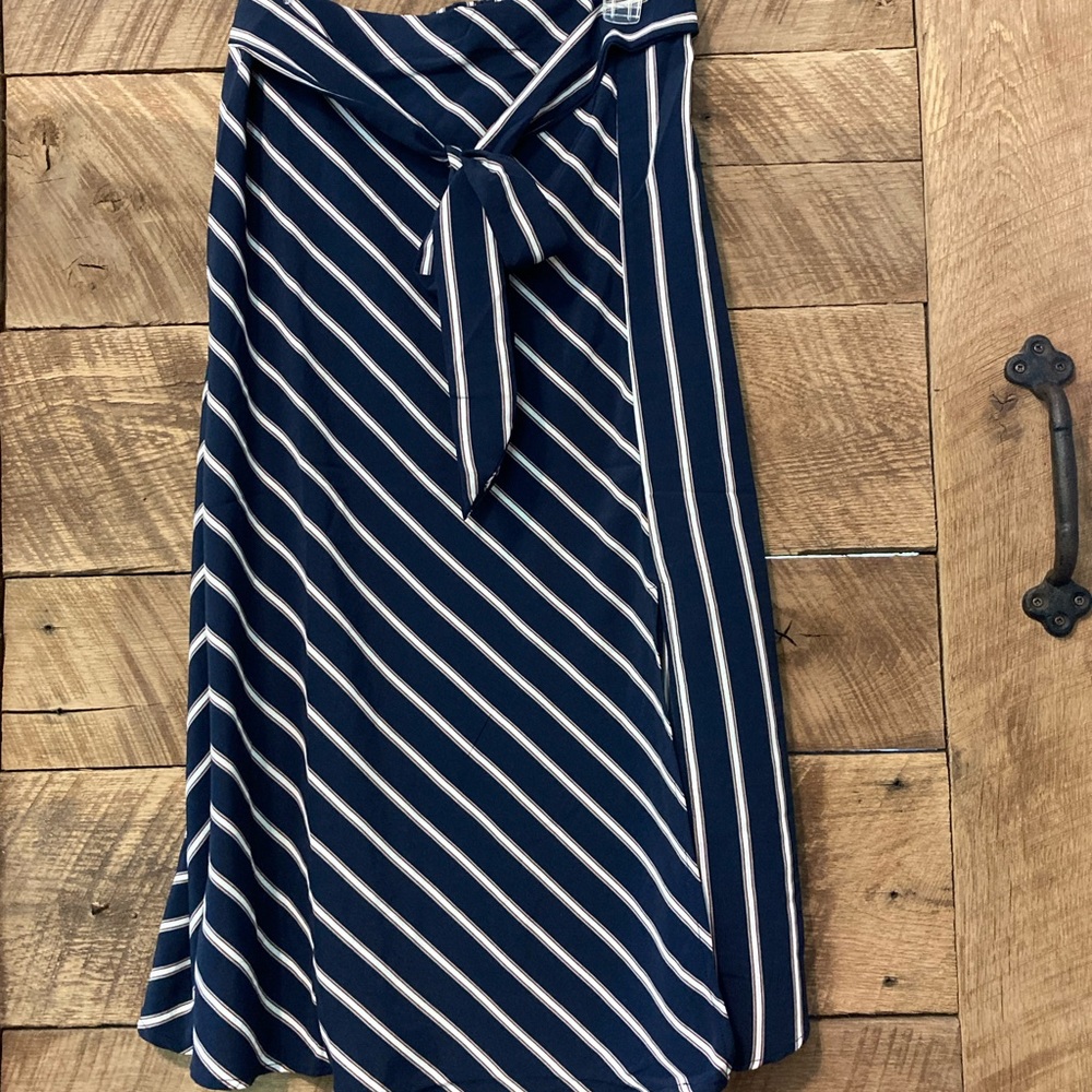 NEW striped side slit skirt. - Picture 5 of 6
